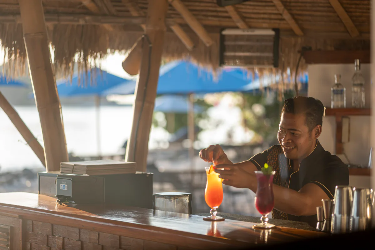 Restaurant & Bar