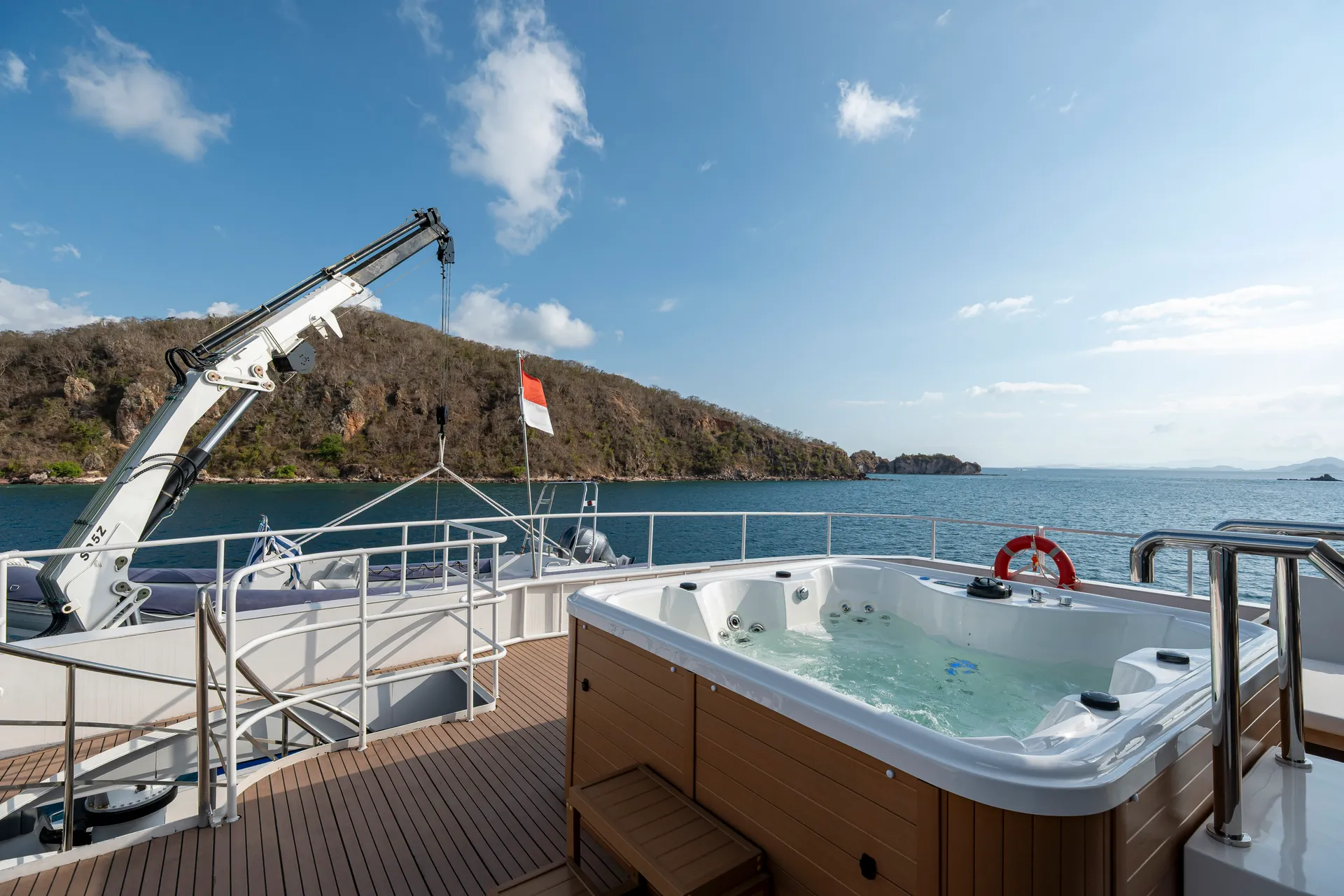 King Neptune jacuzzi sur le pont soleil