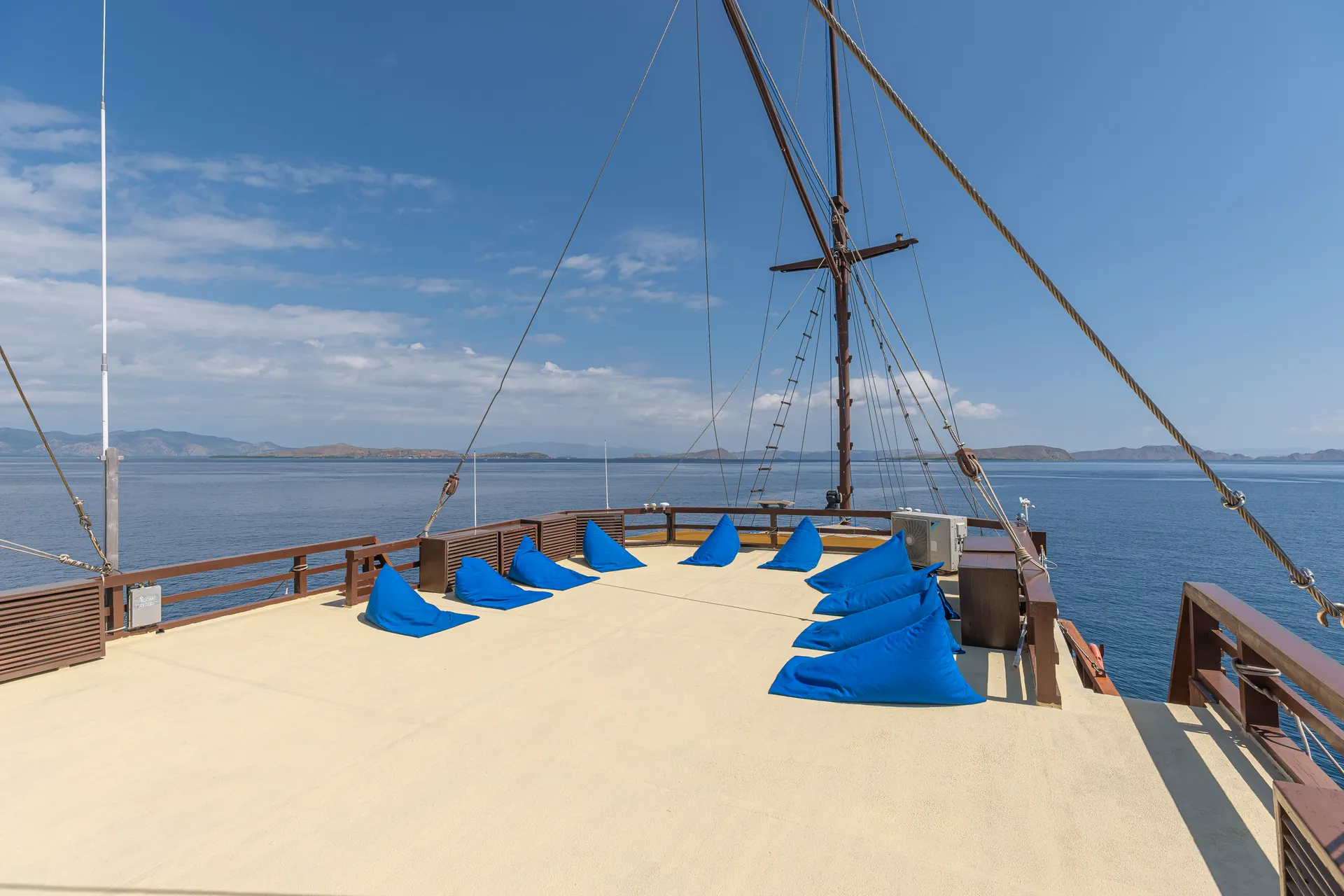 Neptune One Sonnendeck