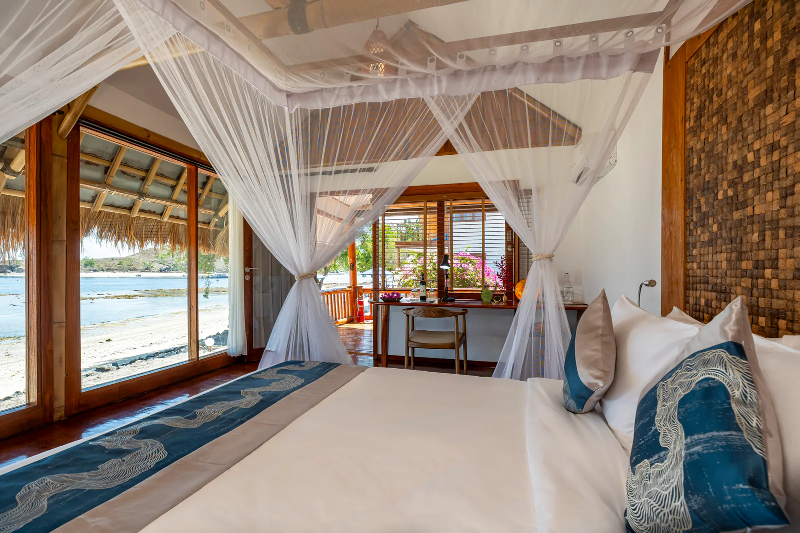Private Bamboo Bungalow 2