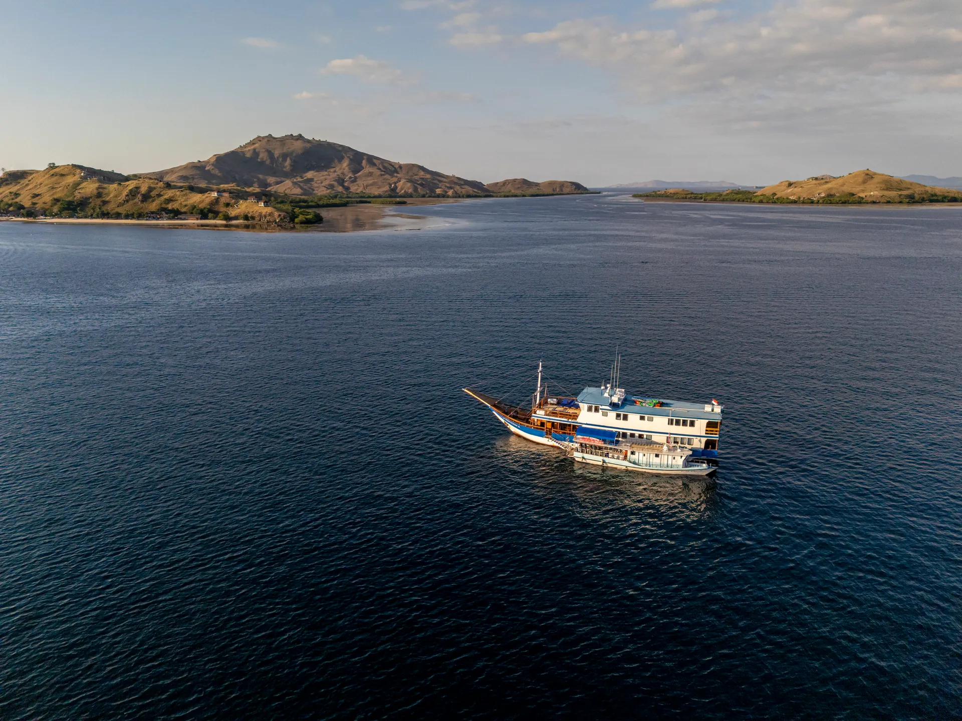 Komodo Sea Dragon liveaboard vessel