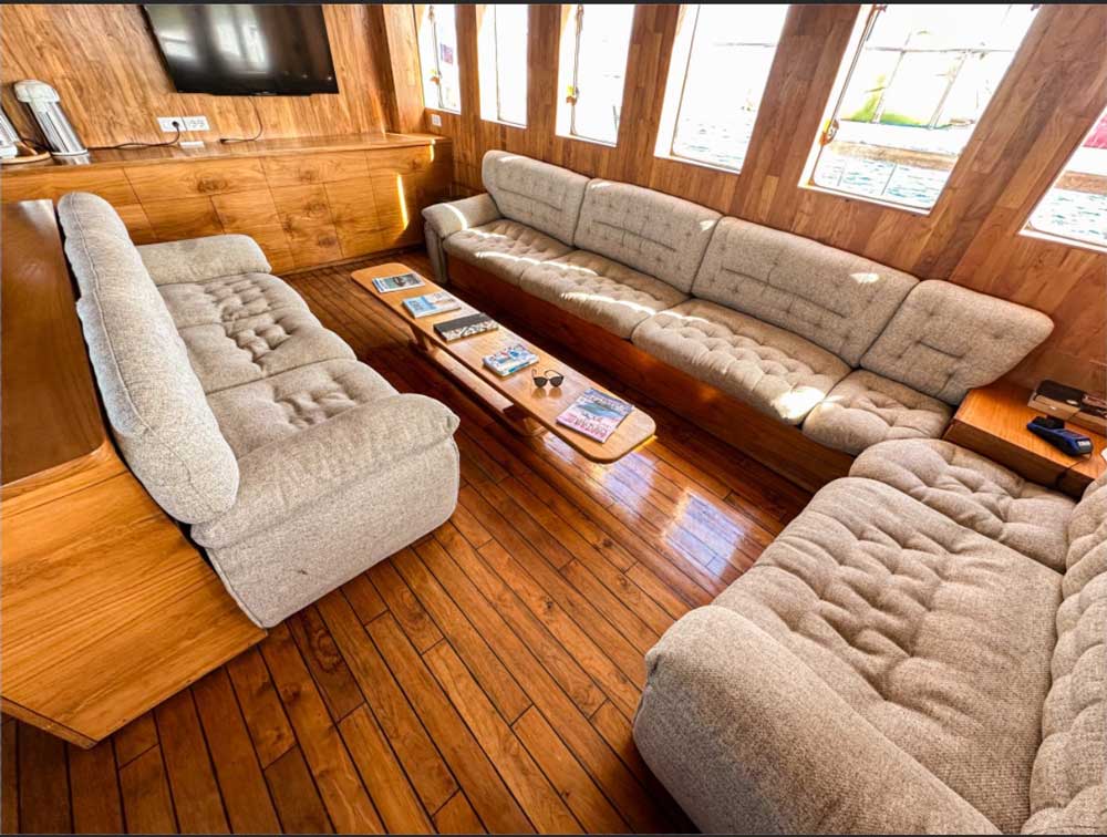 Comfortable lounge area on the Komodo liveaboard