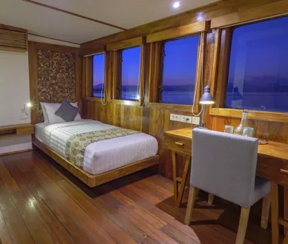 Main Twin Cabin