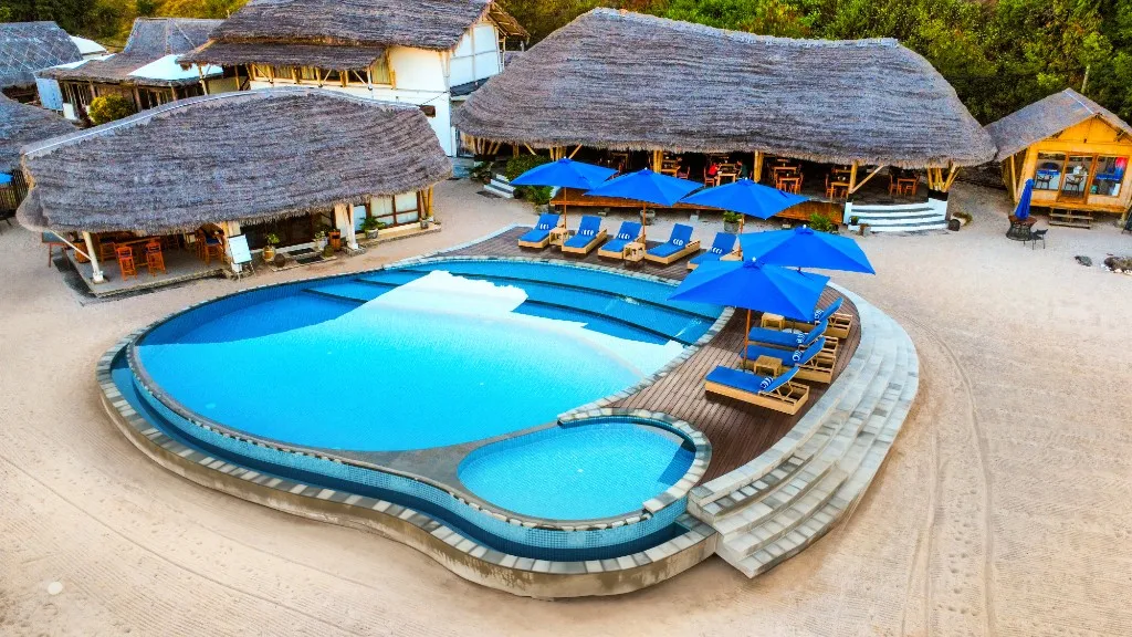 New beachfront swimming pool at Komodo Resort