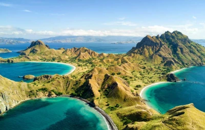 Trekking Padar Island